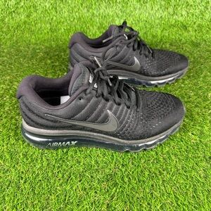 Nike Air Max 2017 Sz M7/W8.5 Triple Black Running Sneaker 849559-004